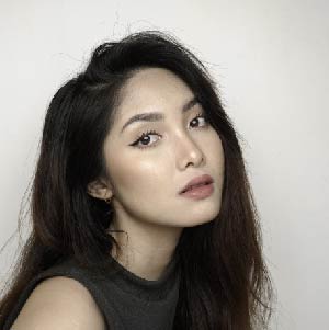 Nurul Izzah, 28
